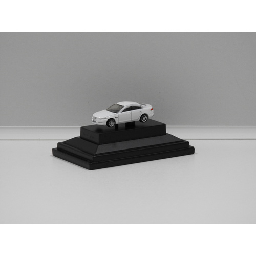 N:Gauge Jaguar XF (Polaris White)