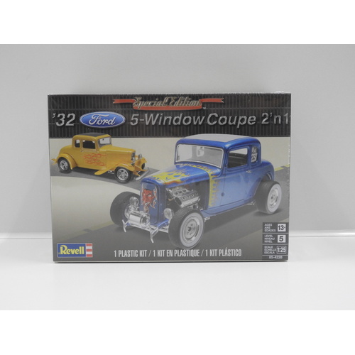 1:25 1932 Ford 5-Window Coupe 2 in 1
