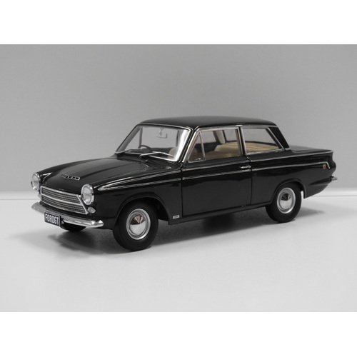 1:18 Ford Cortina GT (Goodwood Green)