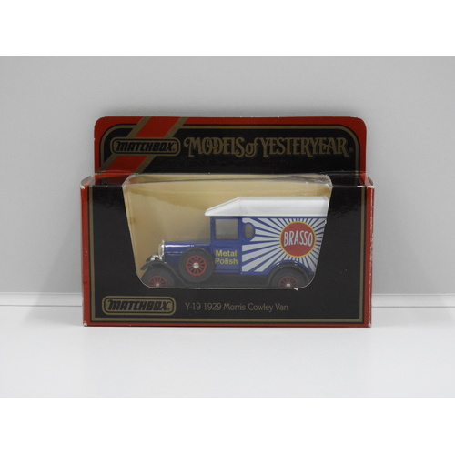 1:39 1929 Morris Cowley Van "Brasso"