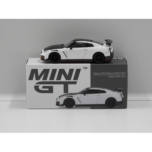 1:64 2004 Nissan GT-R (R35) (Brilliant White Pearl) (Opened, Unsealed)