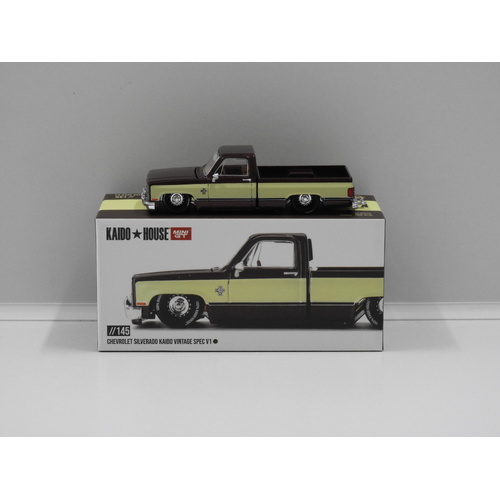 1:64 Chevrolet Silverado Kaido Vintage Spec V1 "Kaido House" (Opened, Unsealed)