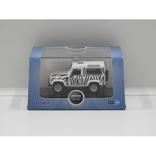 1:76 Land Rover Defender 90 "Safari"