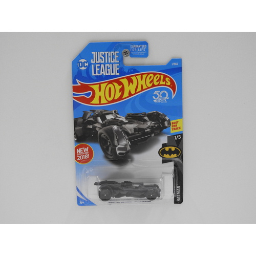 1:64 Justice League Batmobile - Hot Wheels Long Card "Batman"