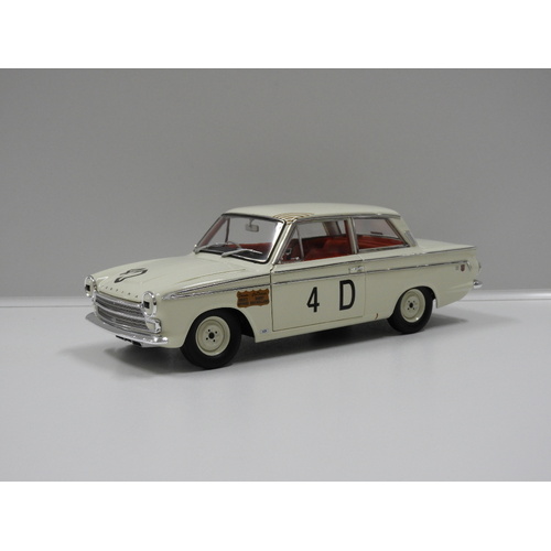 1:18 Ford Cortina GT 500 - 1965 Bathurst 2nd Place (Bruce McPhee/Barry Mulholland) #4D