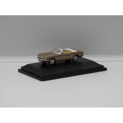 1:87 1965 Ford Mustang Convertible (Prairie Bronze)